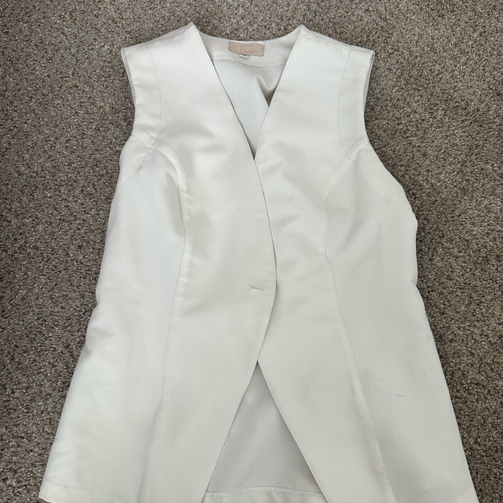 White Sleeveless Vest